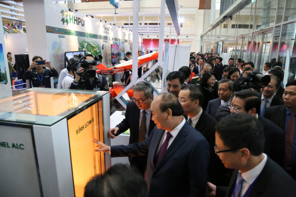 Viglacera tham gia Triển lãm kỷ niệm 60 năm thành lập Bộ Khoa học và Công nghệ